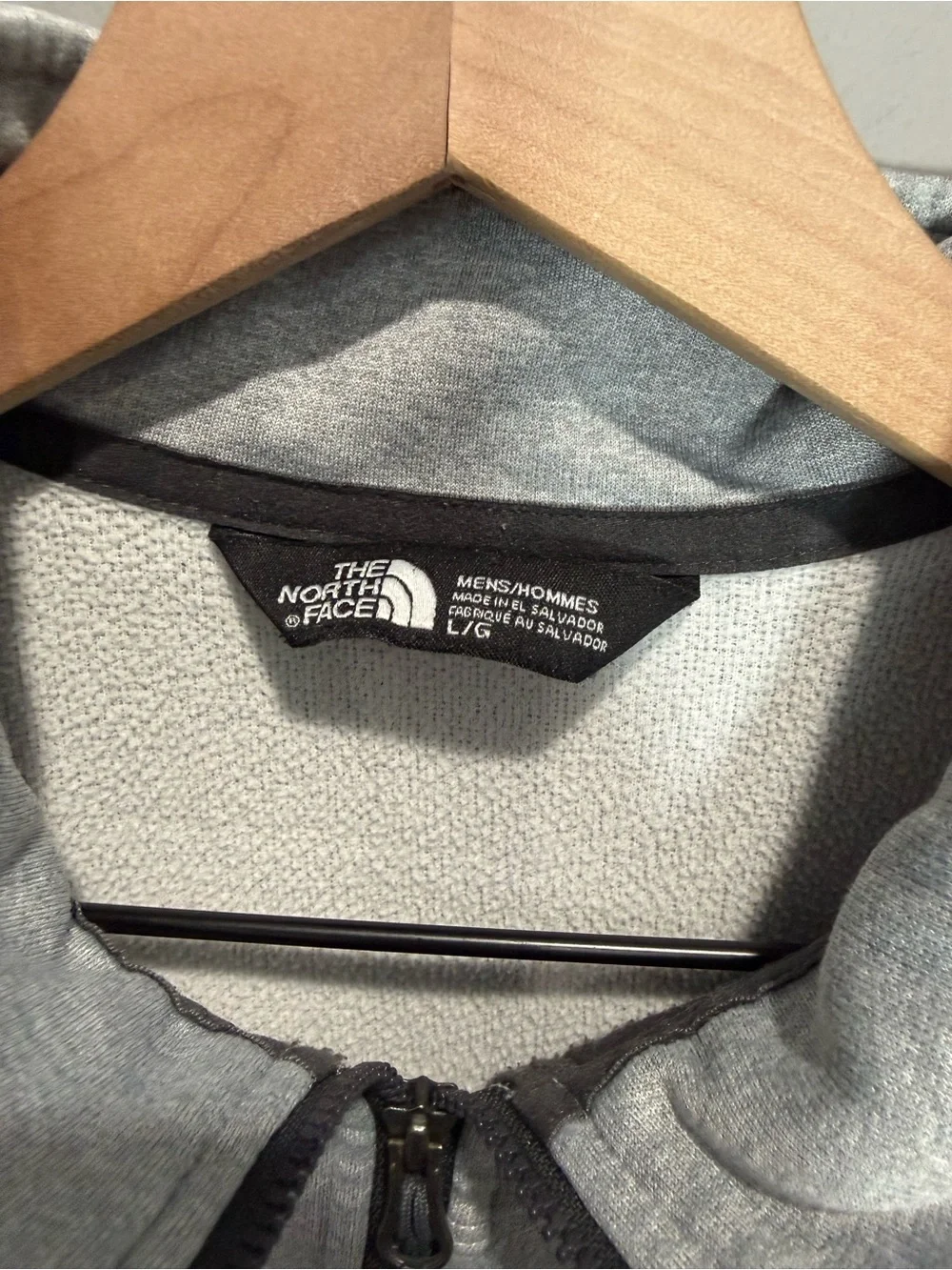 The North Face Men’s Large Gray 1/4 Zip Pullover Fleece Jacket